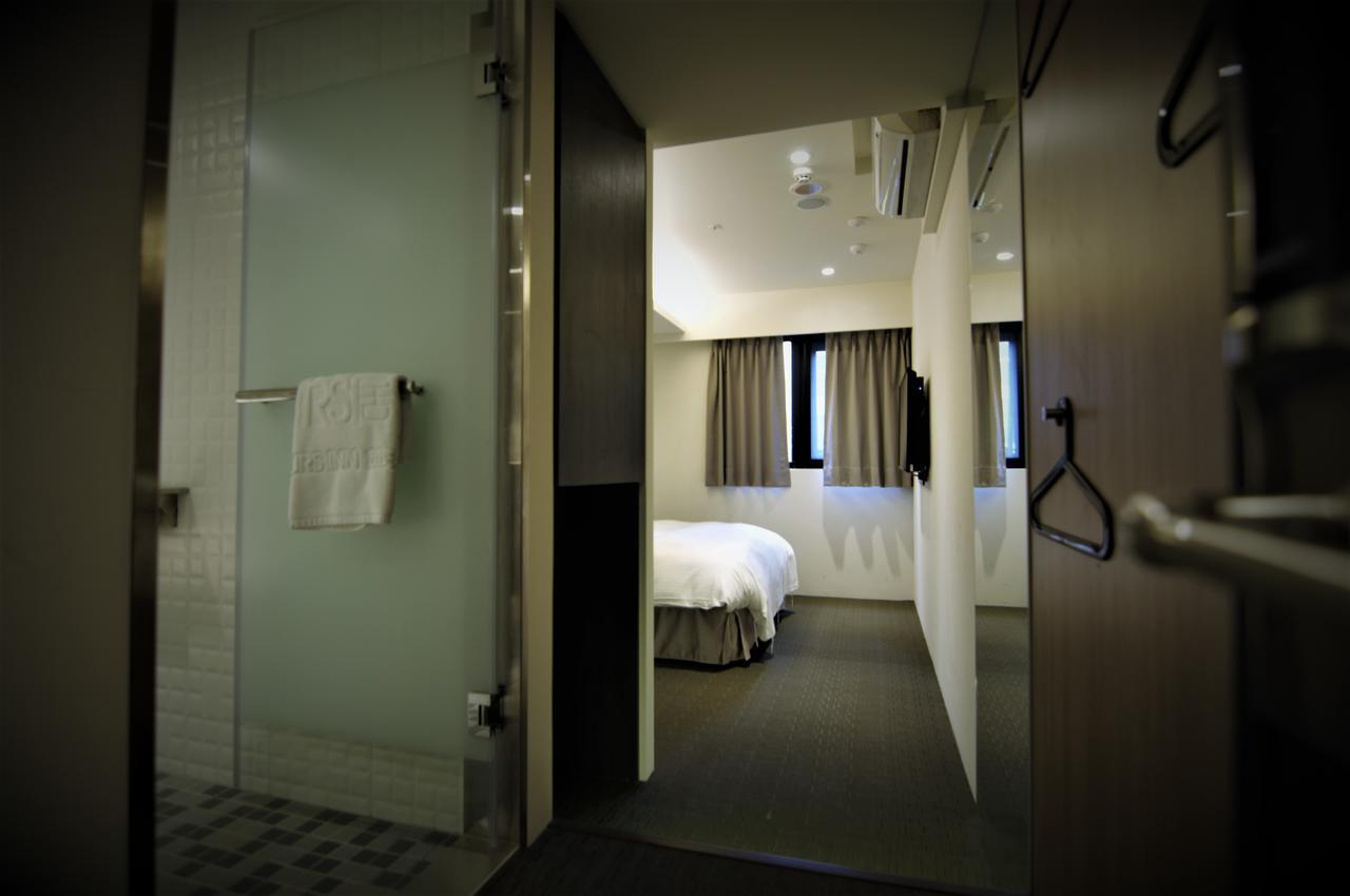泊居旅店二館 Oursinn Hotel 2 Tajpej Kültér fotó
